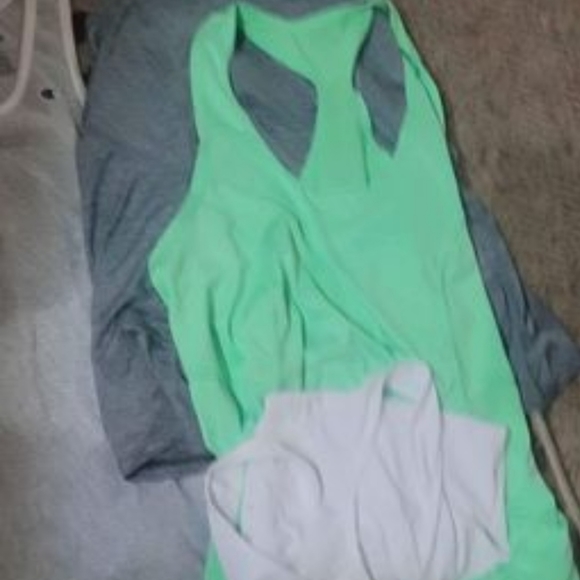 Women's athletic apparel - Picture 7 of 9